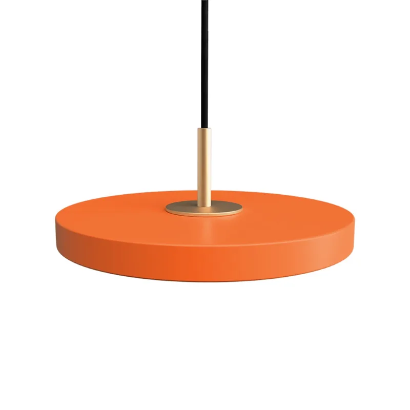 Asteria Micro | pendellampe de UMAGE en Nuance Orange, Brass Top – photo du produit
