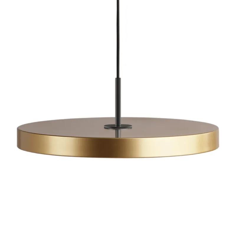 Asteria Plus | pendellampe by UMAGE in Brass, Black Top, Medium – product photo