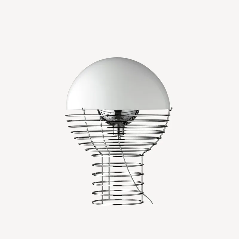 Wire Table Lamp Ø40 w. white shade von VERPAN – Produktfoto
