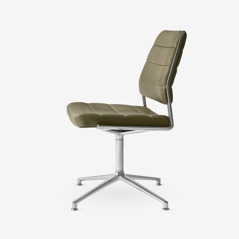 Swivel Chair | 454 by Vipp – product photo