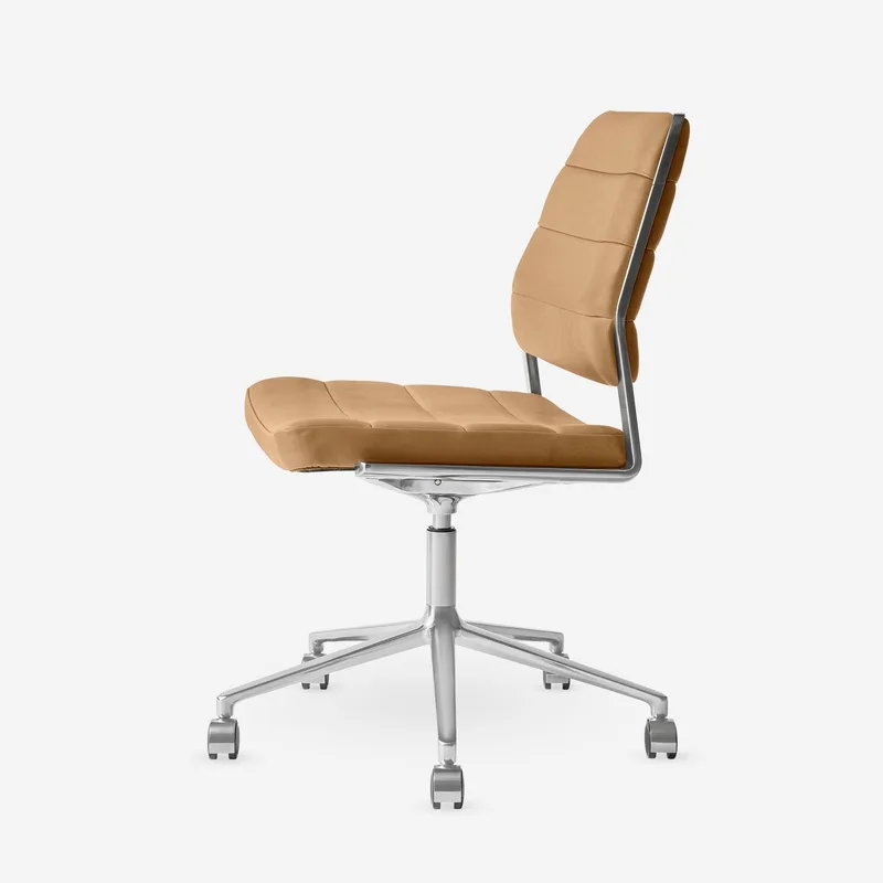 Swivel Chair | 454+ von Vipp – Produktfoto