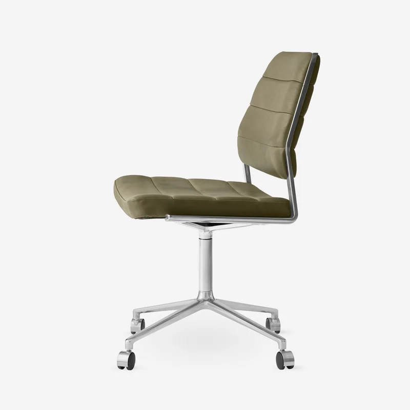 Swivel Chair | 454 by Vipp – product photo
