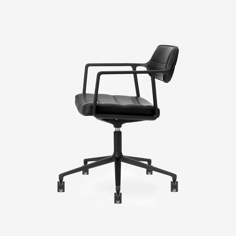 Swivel Chair | 453+ von Vipp – Produktfoto