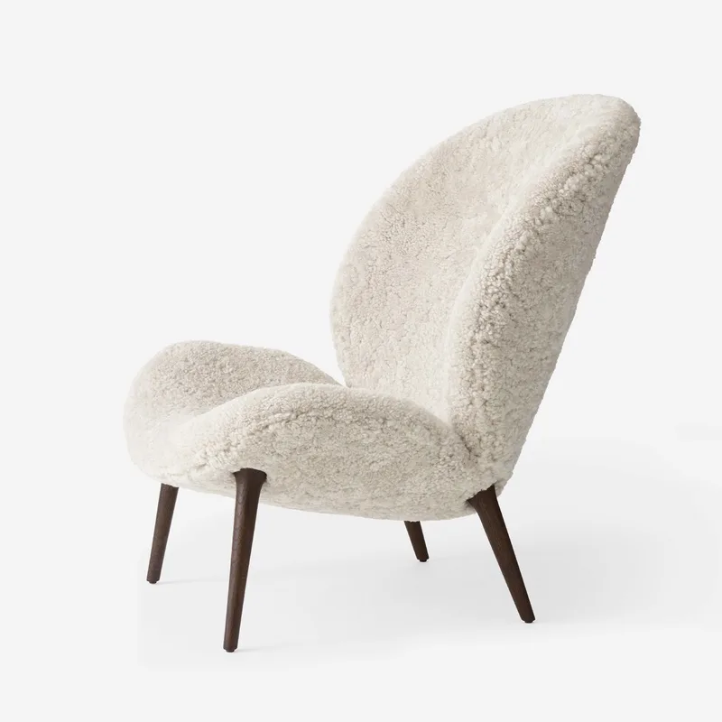 Lodge Lounge Chair by Vipp – product photo