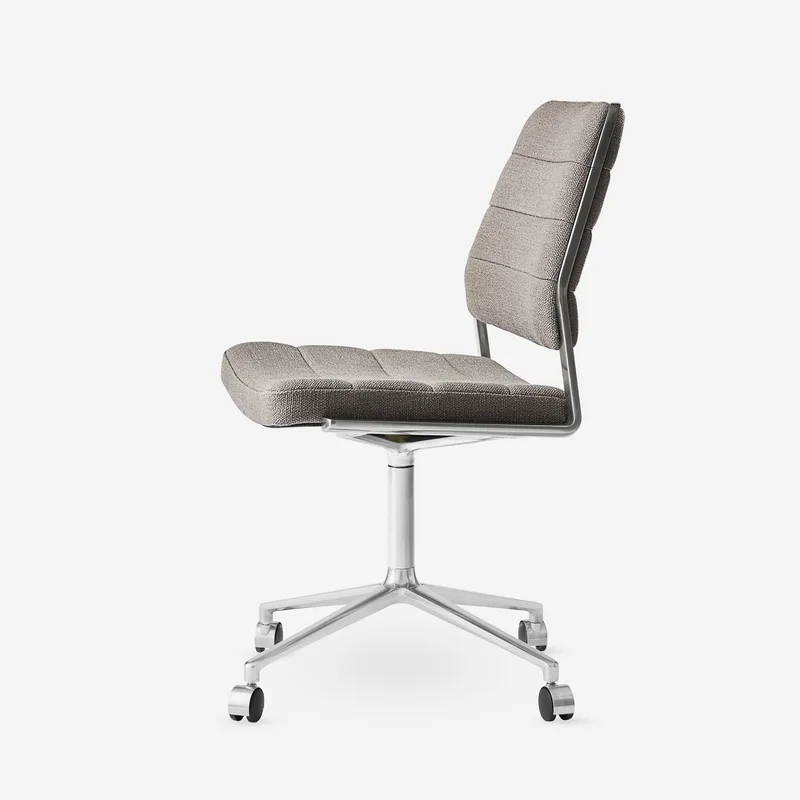 Swivel Chair | 454 by Vipp – product photo