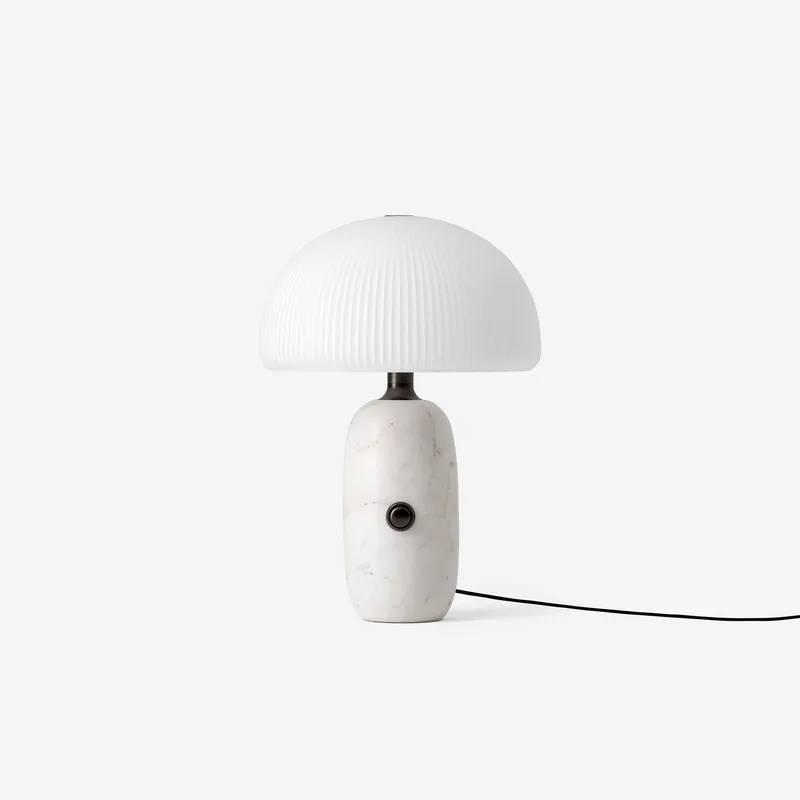 Sculpture Table Lamp by Vipp – product photo