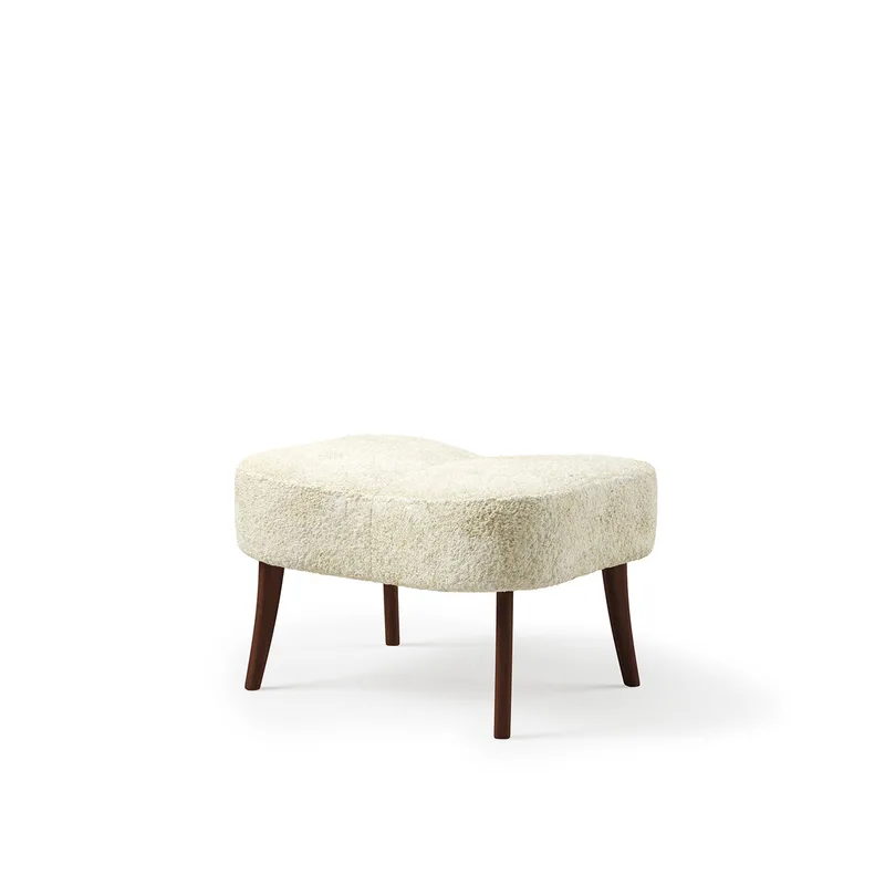 Pragh Footstool van Warm Nordic – productfoto