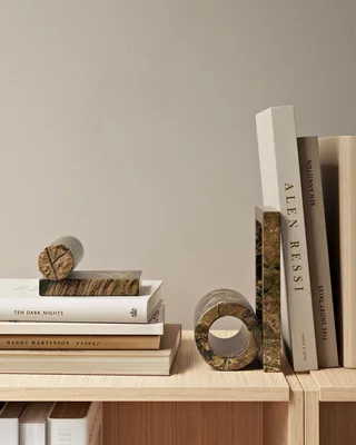 Booknd by WOUD in Brun – interior photo 4 of 4