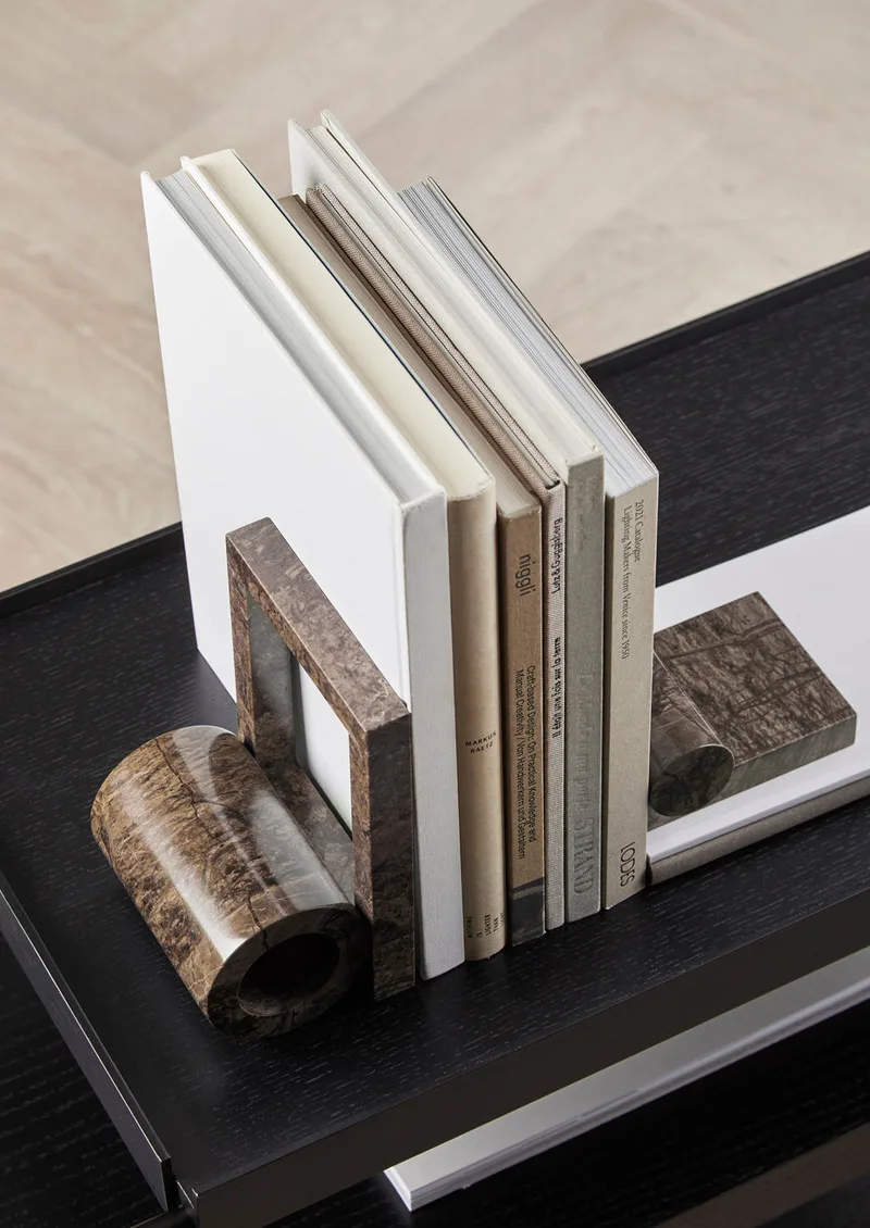 Booknd by WOUD in Brun – interior photo 2 of 4