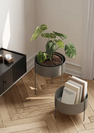 Pidestall Plantekasse (medium) von WOUD in Taupe – Ambientefoto 4 von 5