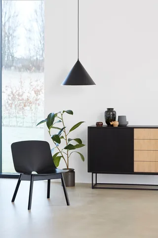 Virka Skænk (Høj) van WOUD in Eg/Sort – sfeerfoto 1 van 4