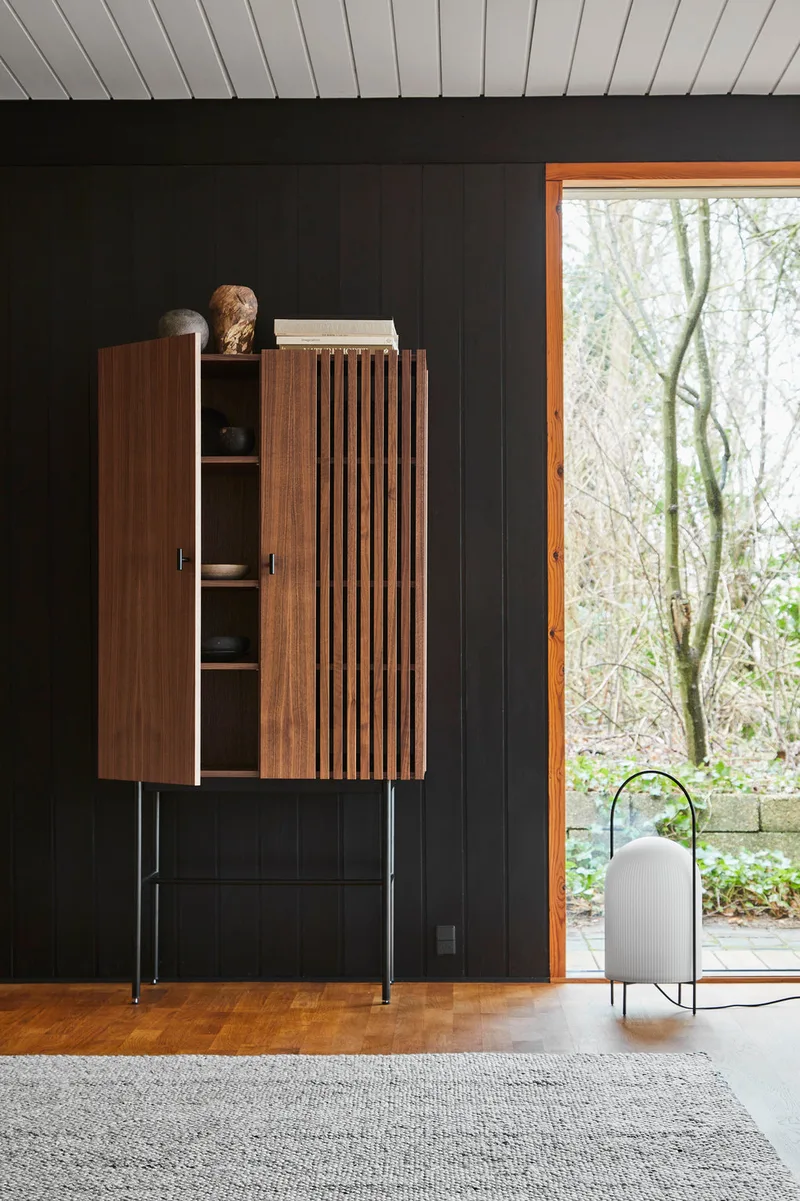 Array Kabinet (80 cm) van WOUD in Valnød – sfeerfoto 1 van 3