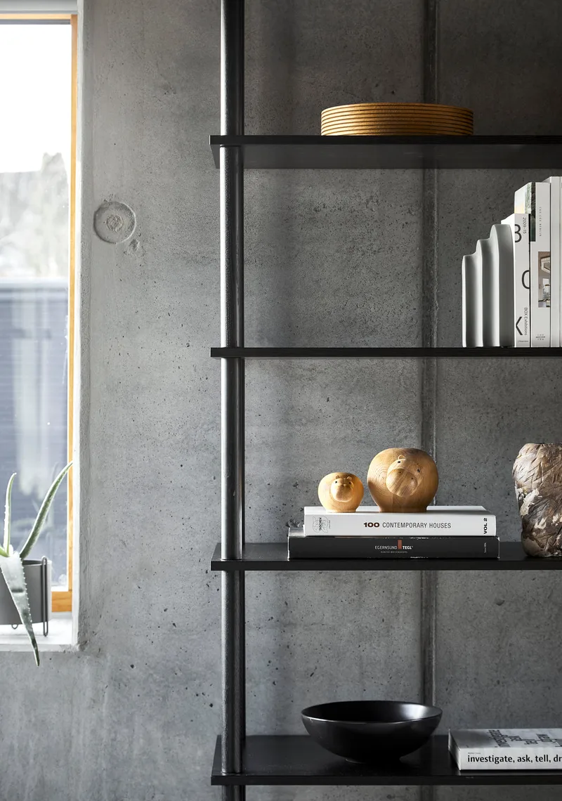 Elevate Reolsystem 5 by WOUD in Hvidpigmenteret Eg – interior photo 3 of 4
