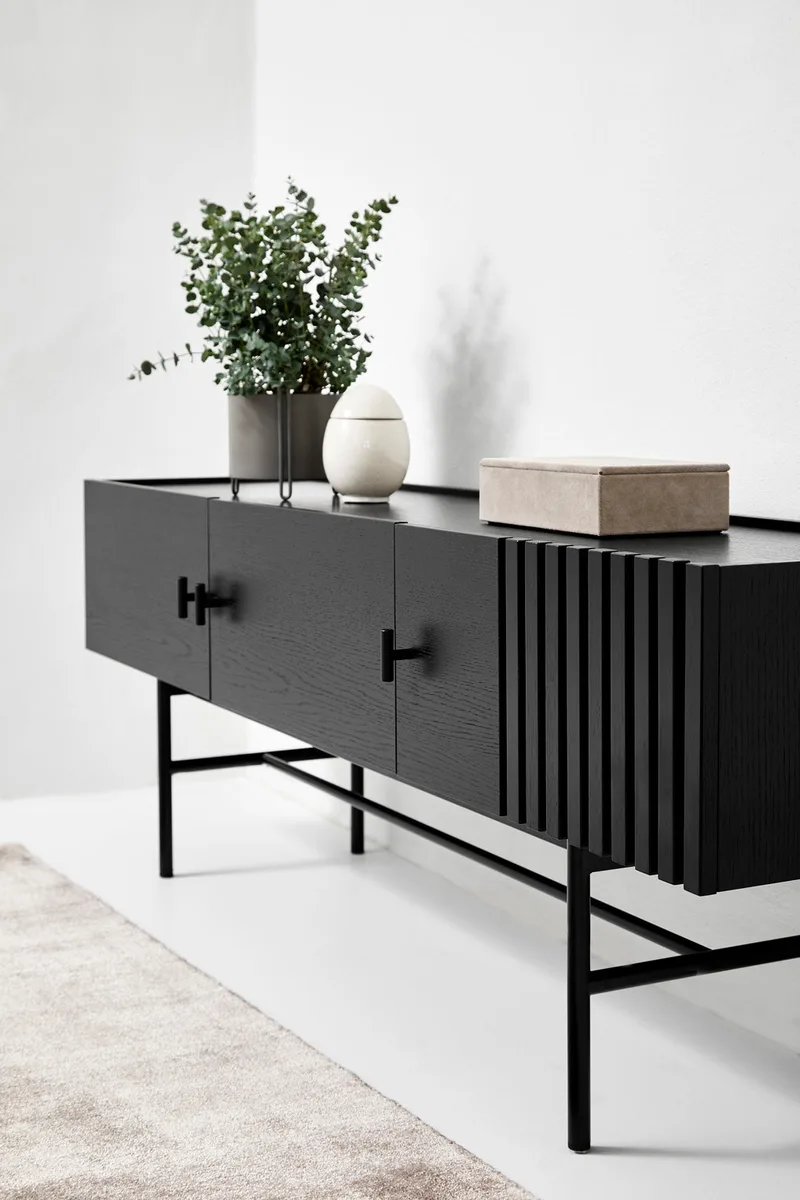 Array Lav Skænk (150 cm) by WOUD in Sort – interior photo 2 of 4