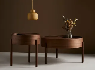 Arc Sofabord (66 cm) by WOUD in Valnød – interior photo 2 of 4