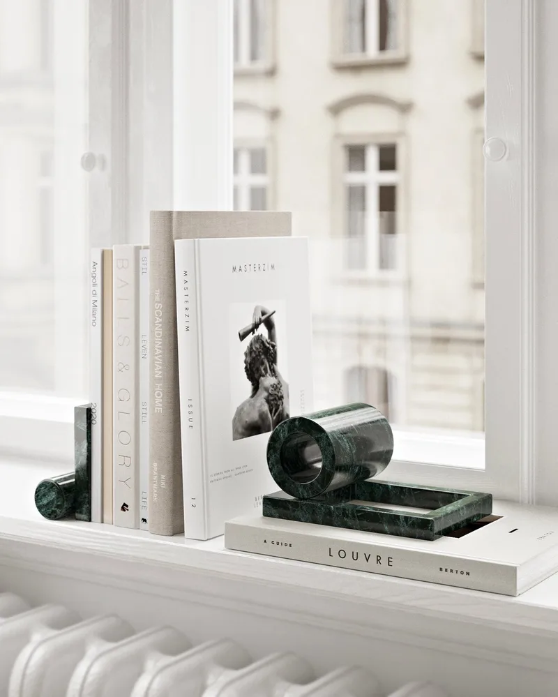 Booknd by WOUD in Grøn – interior photo 1 of 3