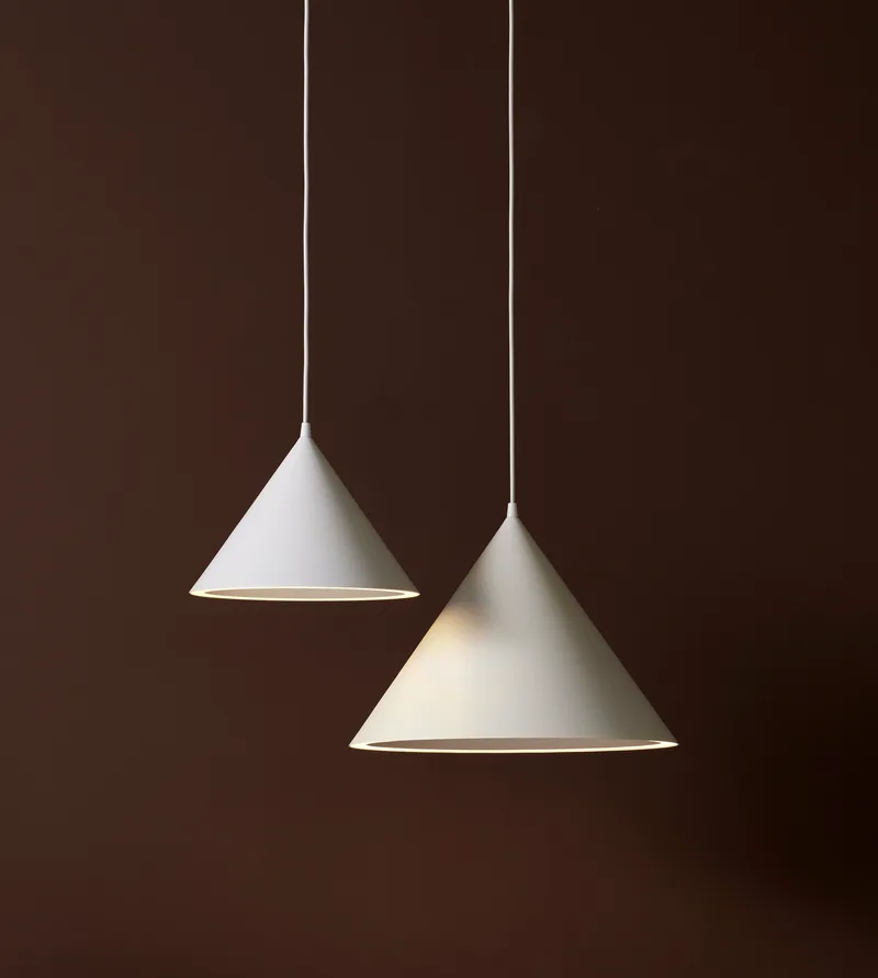 Annular Pendel (lille) by WOUD in Hvid – product photo 3 of 4