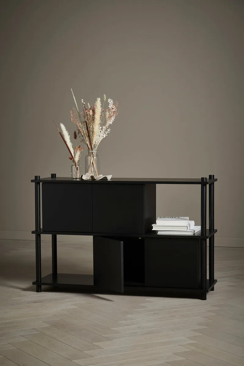 Elevate Kabinet van WOUD in Sort – sfeerfoto 1 van 2