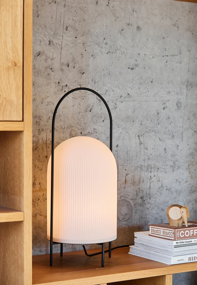 Ghost Bordlampe de WOUD – photo d’ambiance 2 sur 4
