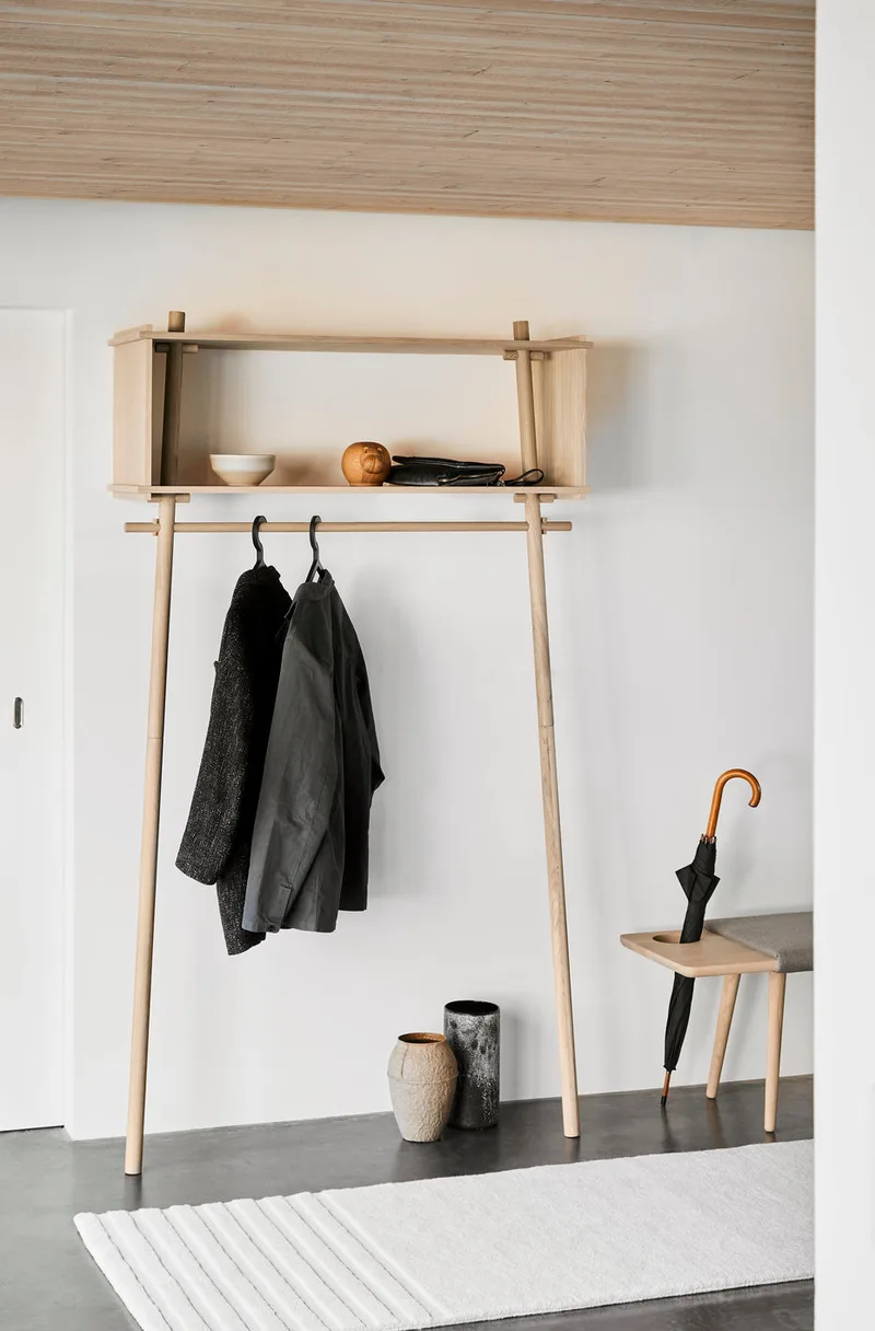 Töjbox Garderobestativ (stor) - Eg de WOUD – photo d’ambiance 3 sur 5