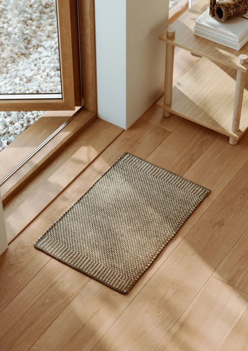 Rombo Måtte (40 x 60) van WOUD in Brun – sfeerfoto 1 van 2