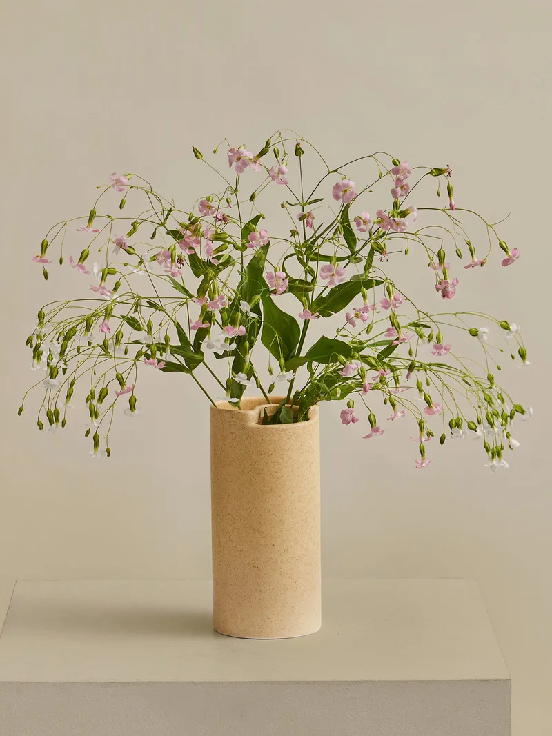 Flowr (21,5 cm) - Sand van WOUD – sfeerfoto 2 van 5