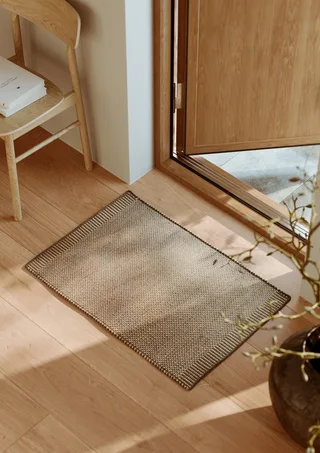Rombo Måtte (60 x 90) by WOUD in Brun – interior photo 2 of 2