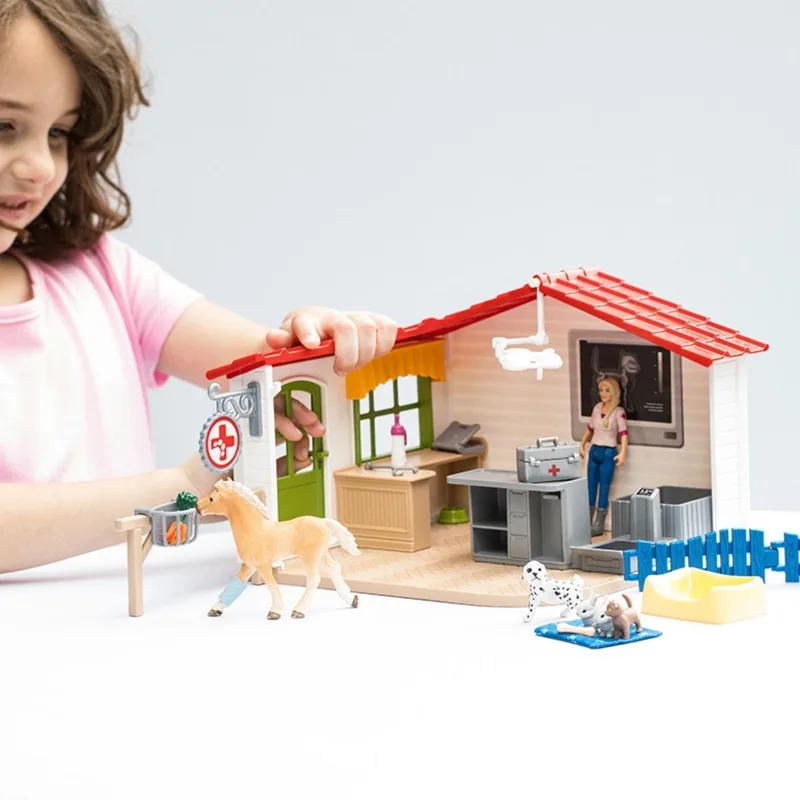 42502 Veterinarian practice with pets by Schleich – interior photo 4 of 4